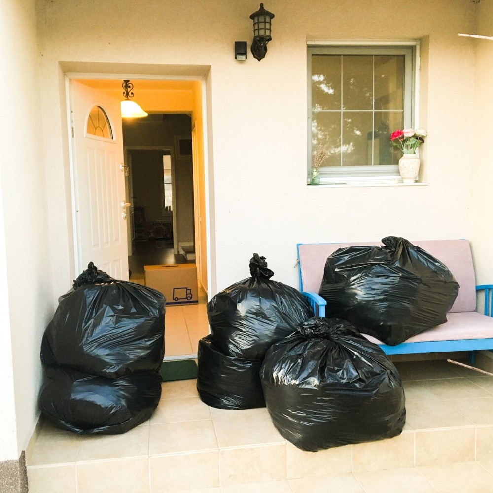 saci-menaj-solid-extra-120-l-negru-70x110-cm-10-buc-rola